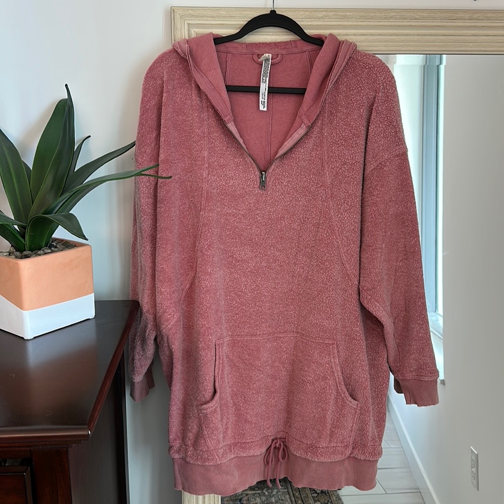 FREE PEOPLE intimately pink fleece hoodie sweatshirt (size small) ✨